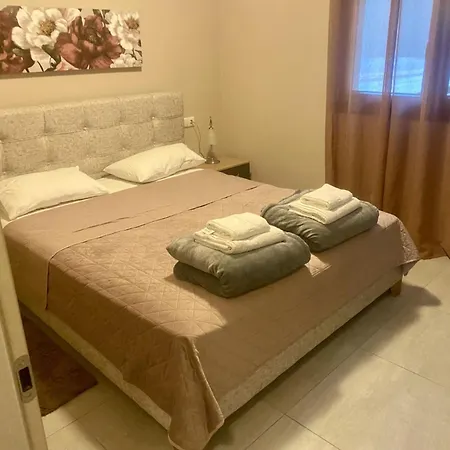 Modern Living Experience Apartment Néa Péramos