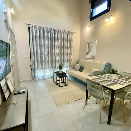 Modern Living Experience Apartment *