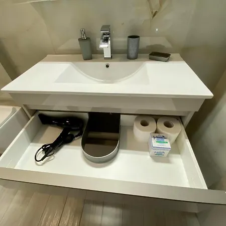 Modern Living Experience * Néa Péramos