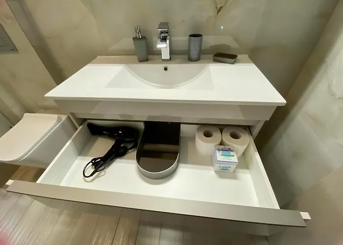 Modern Living Experience * Неа-Перамос